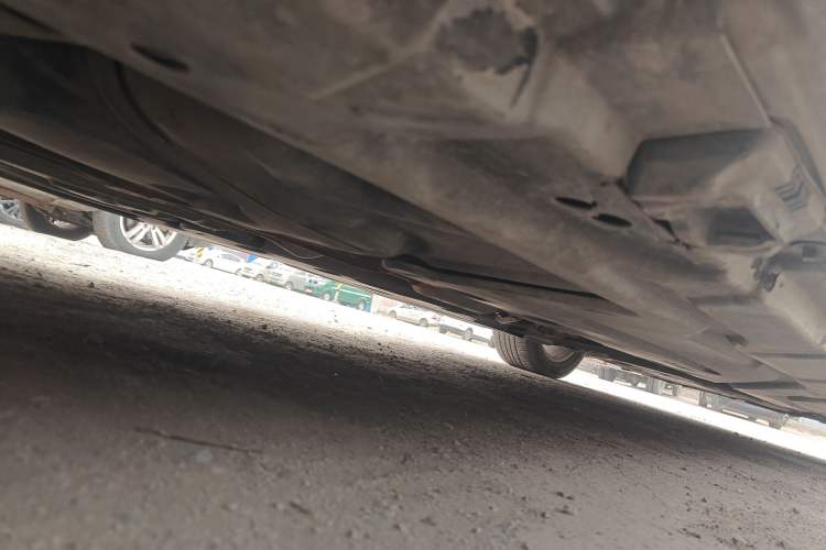 Used Mercedes-Benz R-Class 2010 R 350 L 4MATIC Grand Edition Chassis Rear Right