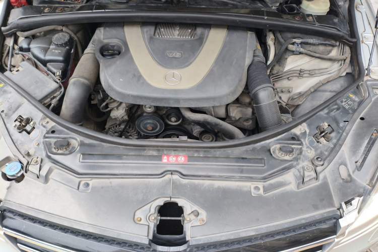 Used Mercedes-Benz R-Class 2010 R 350 L 4MATIC Engine Bay