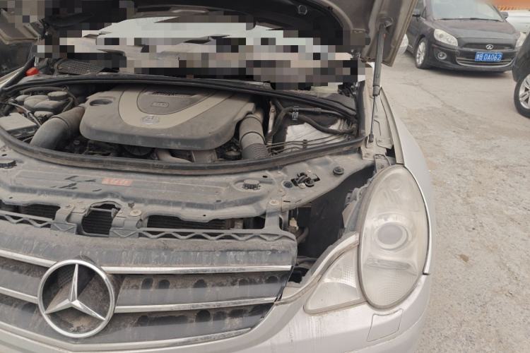 Used Mercedes-Benz R-Class 2010 R 350 L 4MATIC Grand Edition Engine Bay Left