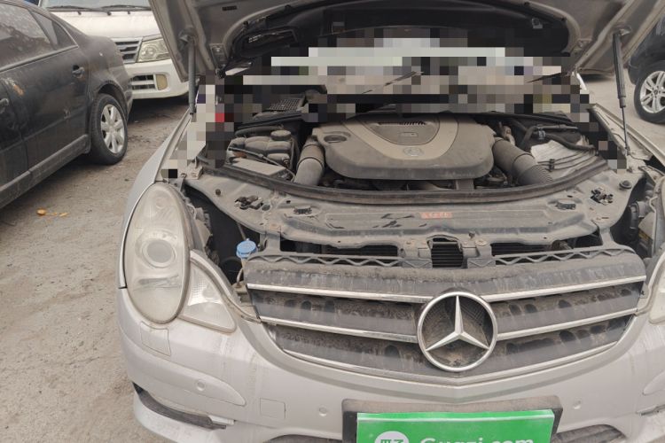 Used Mercedes-Benz R-Class 2010 R 350 L 4MATIC Grand Edition Engine Bay Right