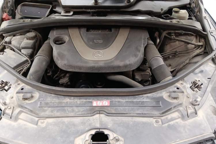 Used Mercedes-Benz R-Class 2010 R 350 L 4MATIC Engine Bay