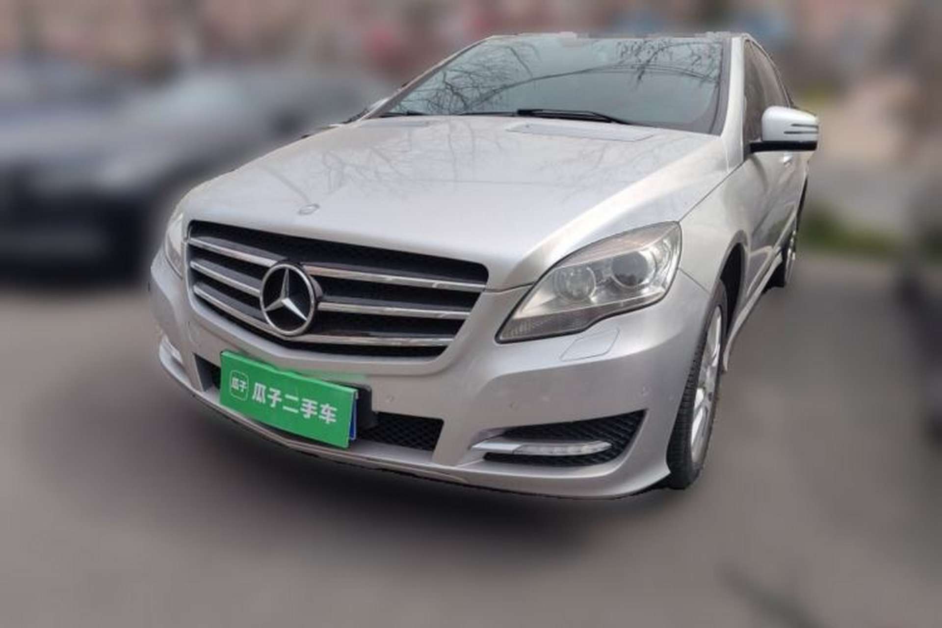 Used Mercedes-Benz R-Class 2010 R 350 L 4MATIC Grand Edition Front Left 45 Deg