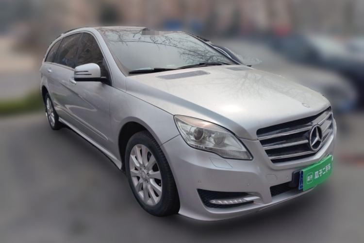 Used Mercedes-Benz R-Class 2010 R 350 L 4MATIC Grand Edition Front Right 45 Deg