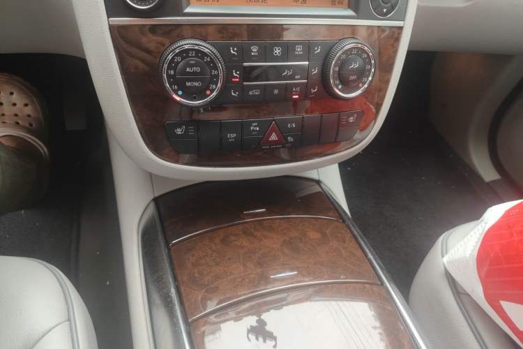 Used Mercedes-Benz R-Class 2010 R 350 L 4MATIC Gear Lever