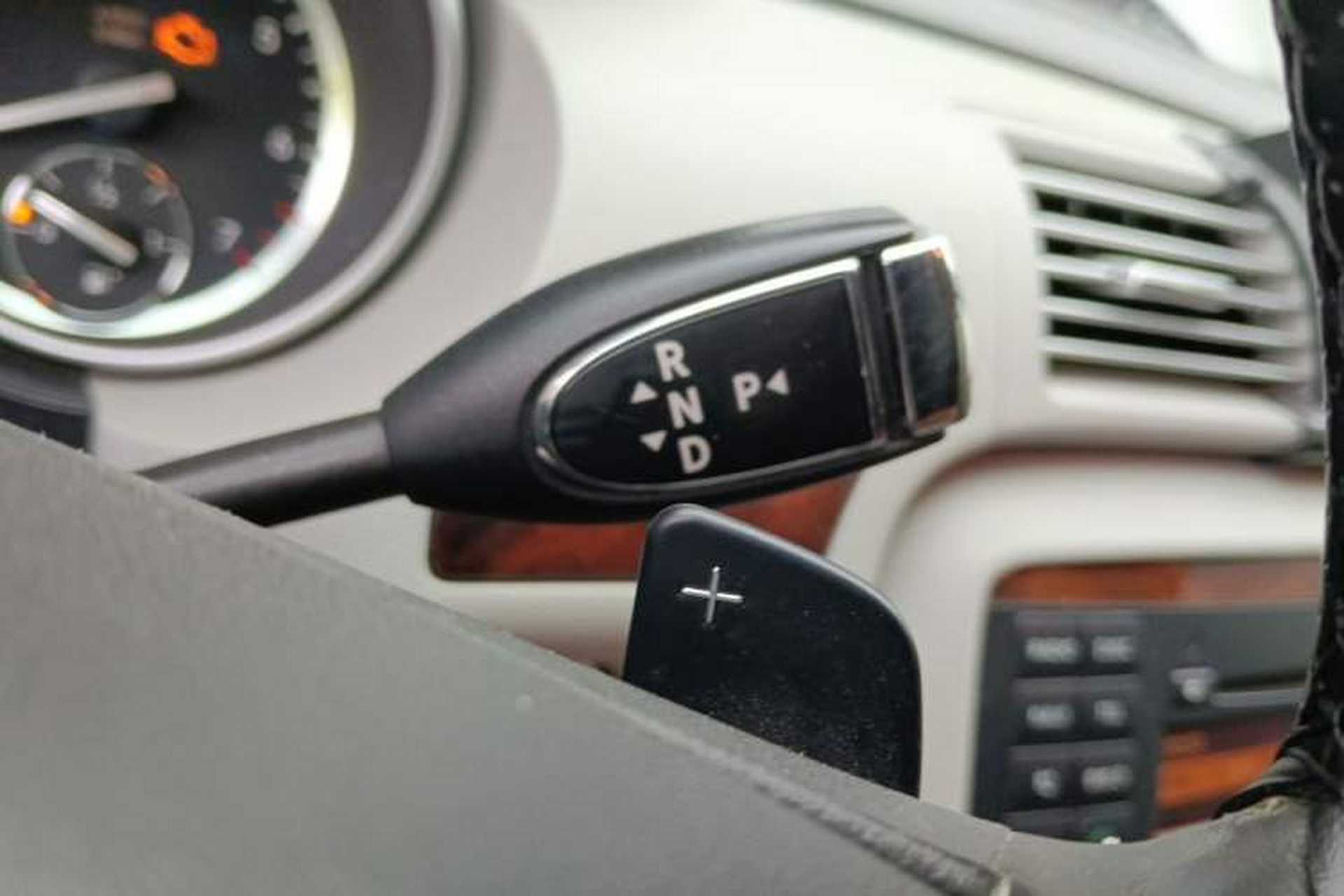 Used Mercedes-Benz R-Class 2010 R 350 L 4MATIC Gear Lever