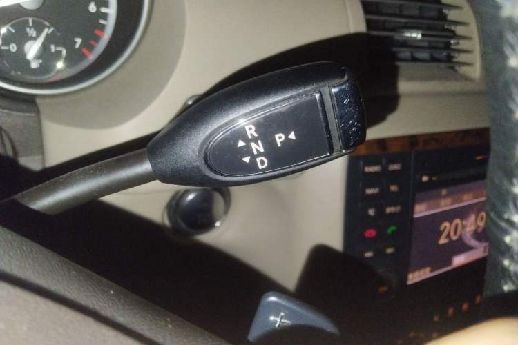 Used Mercedes-Benz R-Class 2010 R 350 L 4MATIC Gear Lever