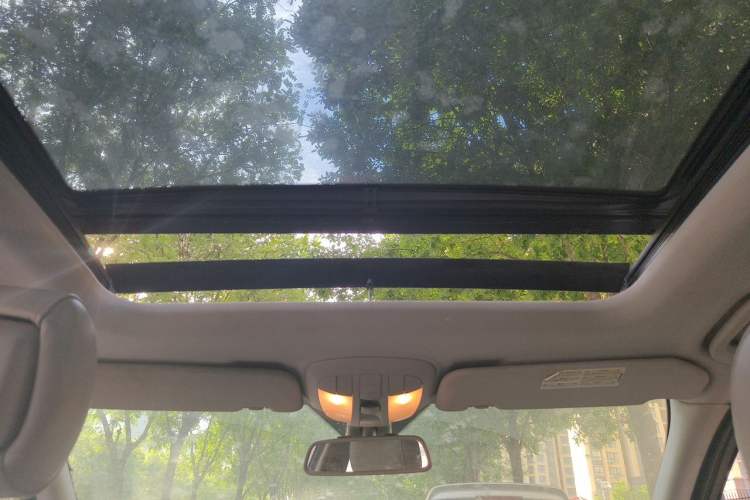 Used Mercedes-Benz R-Class 2010 R 350 L 4MATIC Headliner