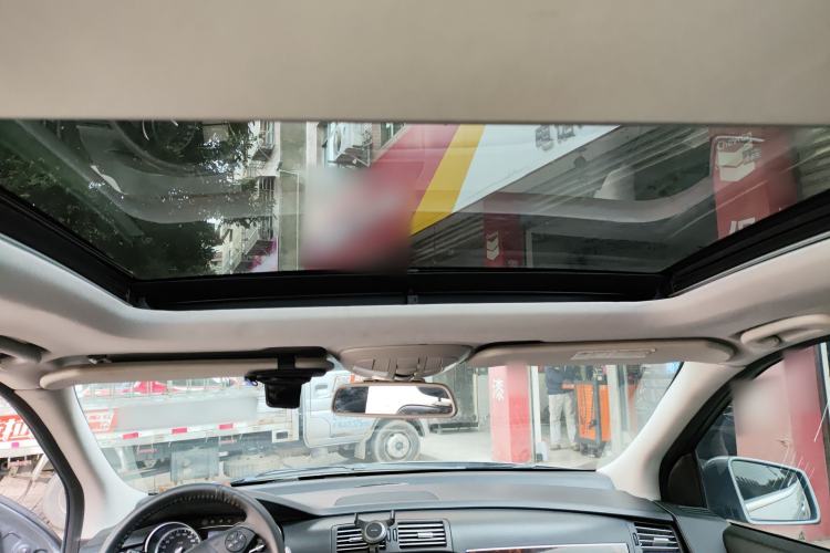 Used Mercedes-Benz R-Class 2010 R 350 L 4MATIC Headliner