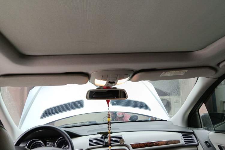 Used Mercedes-Benz R-Class 2010 R 350 L 4MATIC Headliner
