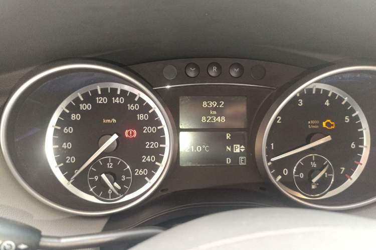 Used Mercedes-Benz R-Class 2010 R 350 L 4MATIC Instrument Cluster