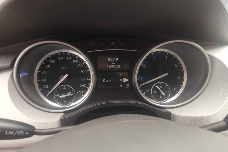 Used Mercedes-Benz R-Class 2010 R 350 L 4MATIC Instrument Cluster