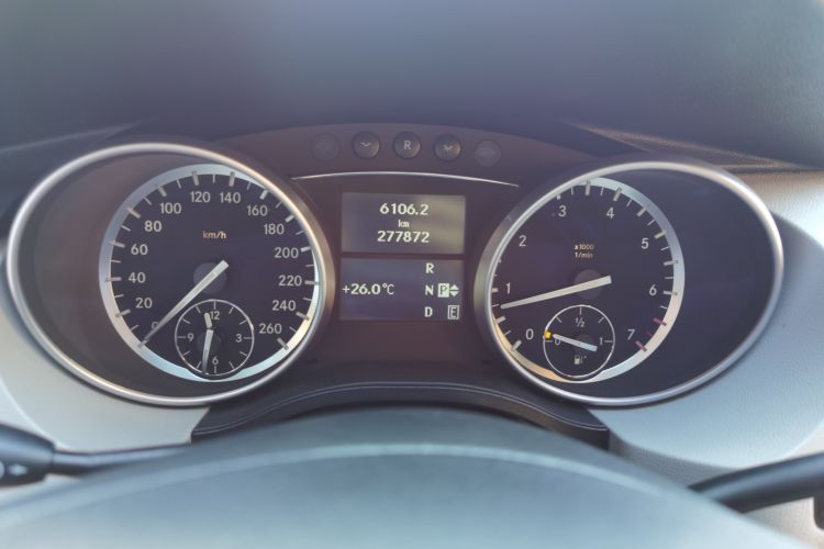 Used Mercedes-Benz R-Class 2010 R 350 L 4MATIC Instrument Cluster