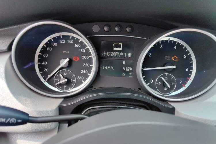 Used Mercedes-Benz R-Class 2010 R 350 L 4MATIC Grand Edition Instrument Cluster