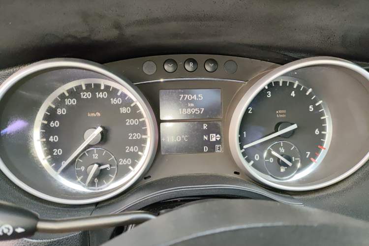 Used Mercedes-Benz R-Class 2010 R 350 L 4MATIC Instrument Cluster