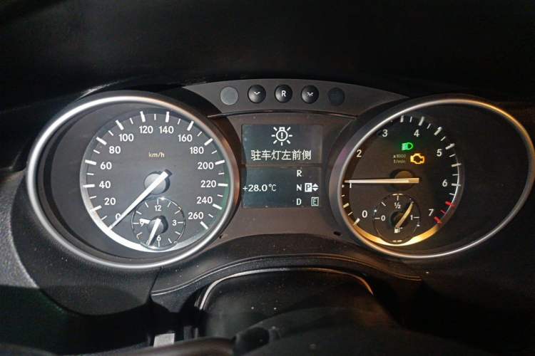 Used Mercedes-Benz R-Class 2010 R 300 L Business Model Instrument Cluster