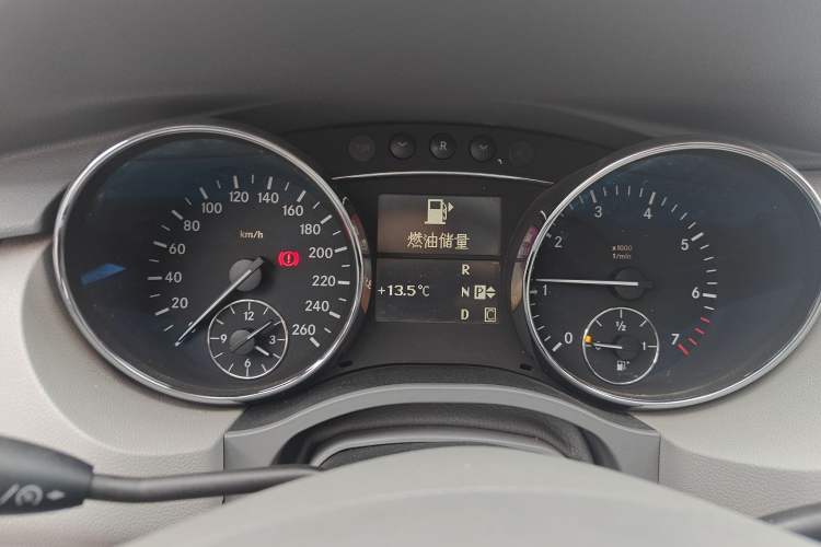 Used Mercedes-Benz R-Class 2010 R 350 L 4MATIC Grand Edition Instrument Cluster