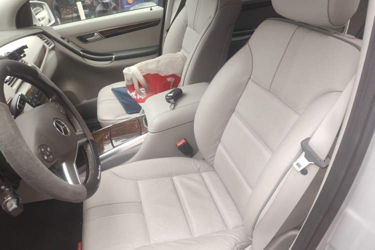 Used Mercedes-Benz R-Class 2010 R 350 L 4MATIC Left Front Seat