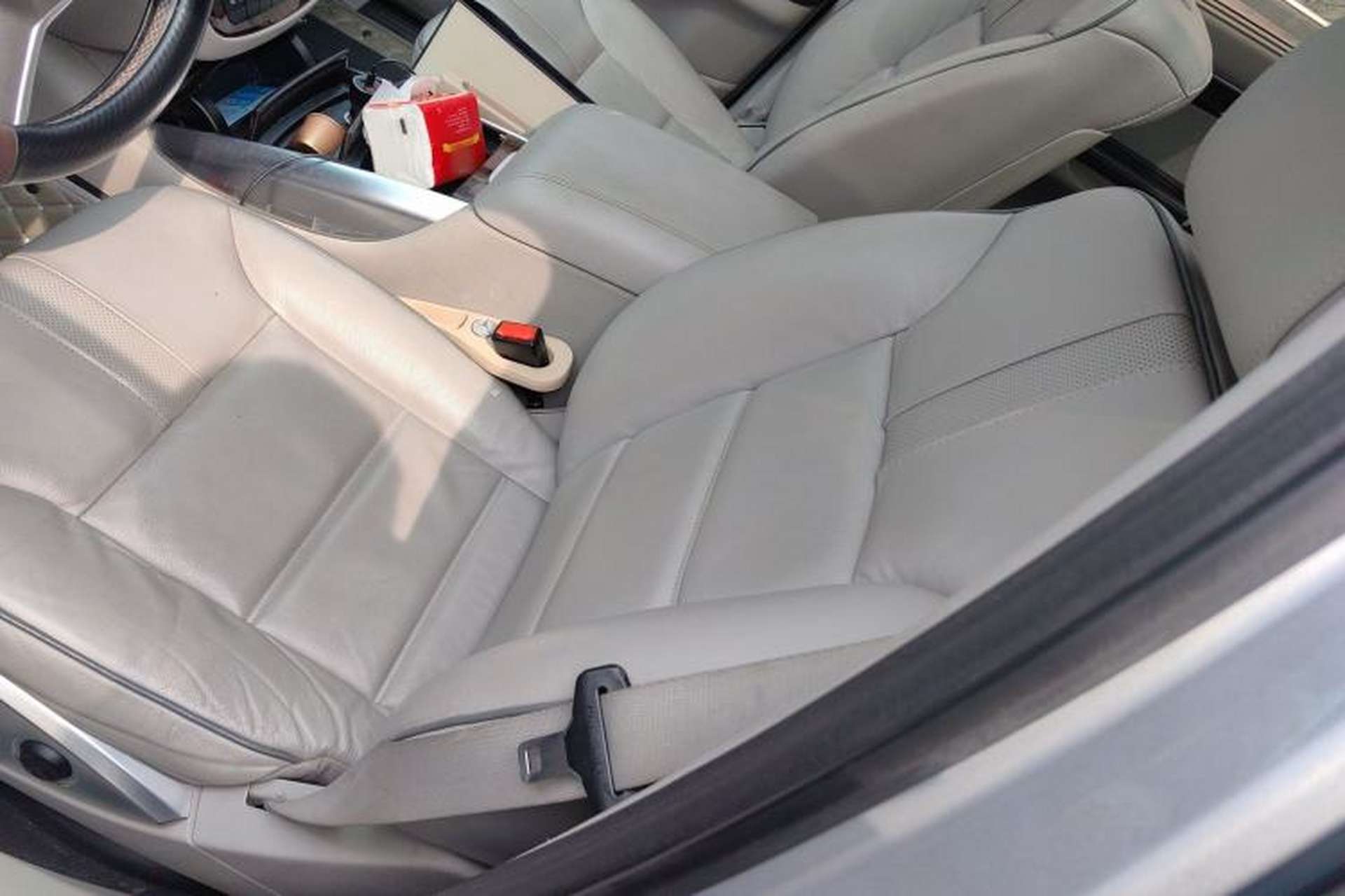 Used Mercedes-Benz R-Class 2010 R 350 L 4MATIC Grand Edition Left Front Seat