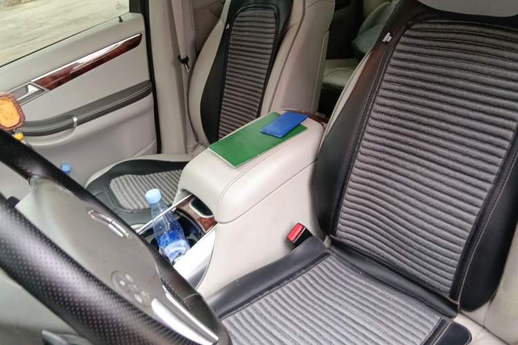 Used Mercedes-Benz R-Class 2010 R 350 L 4MATIC Left Front Seat