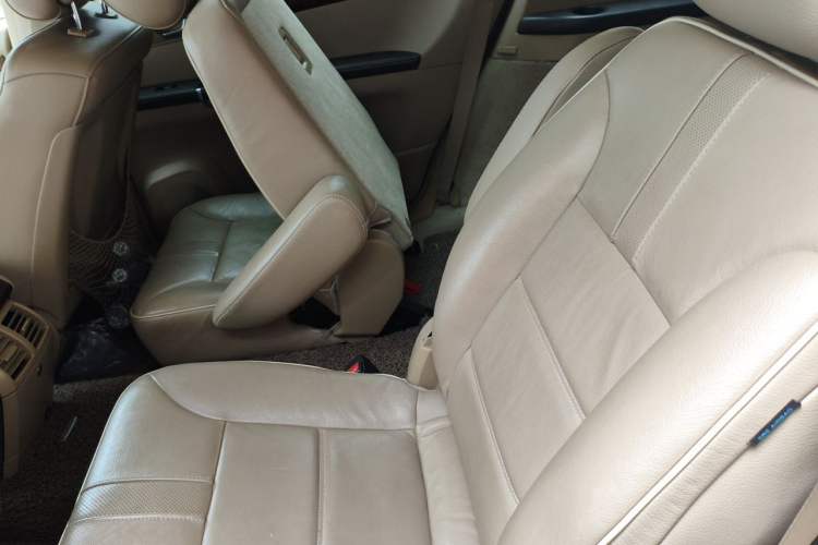 Used Mercedes-Benz R-Class 2010 R 350 L 4MATIC Left Rear Seat