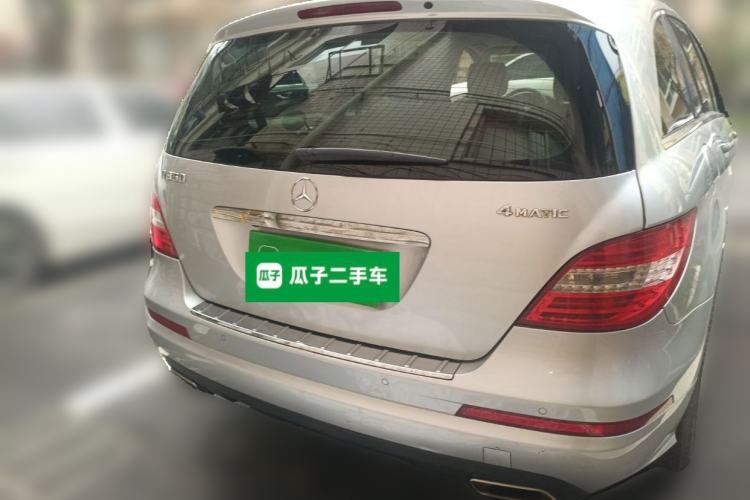 Used Mercedes-Benz R-Class 2010 R 350 L 4MATIC Rear