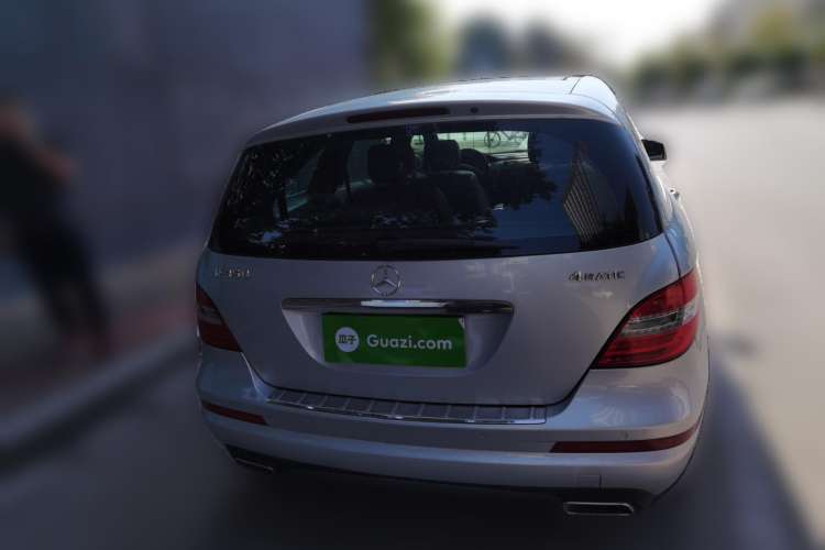 Used Mercedes-Benz R-Class 2010 R 350 L 4MATIC Rear
