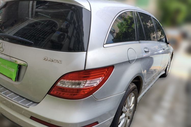 Used Mercedes-Benz R-Class 2010 R 350 L 4MATIC Rear Right 45 Deg