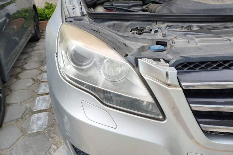 Used Mercedes-Benz R-Class 2010 R 350 L 4MATIC Right Front Headlight