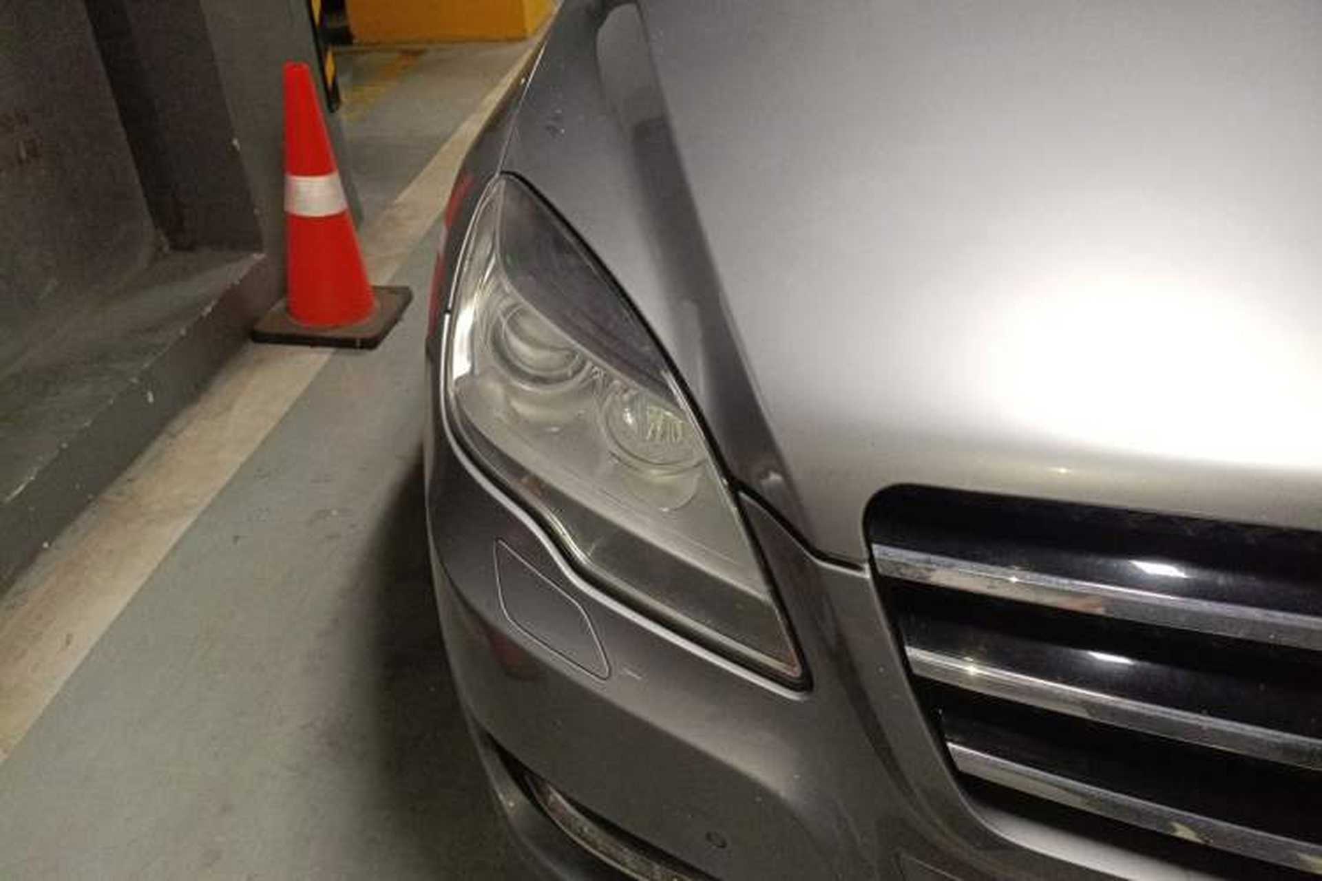 Used Mercedes-Benz R-Class 2010 R 300 L Business Model Right Front Headlight
