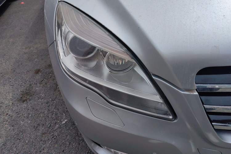 Used Mercedes-Benz R-Class 2010 R 350 L 4MATIC Grand Edition Right Front Headlight