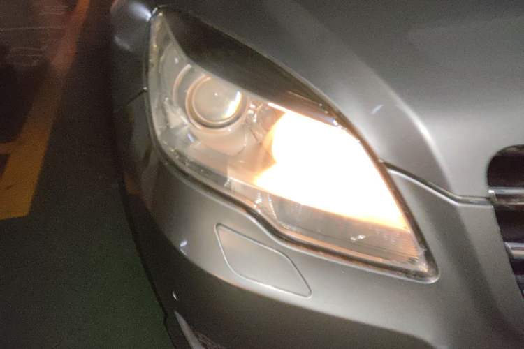 Used Mercedes-Benz R-Class 2010 R 350 L 4MATIC Right Front Headlight