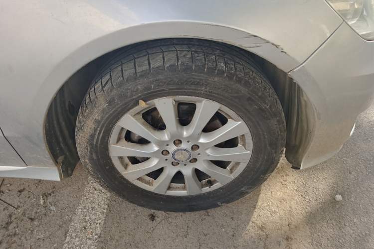 Used Mercedes-Benz R-Class 2010 R 350 L 4MATIC Right Front Wheel Hub