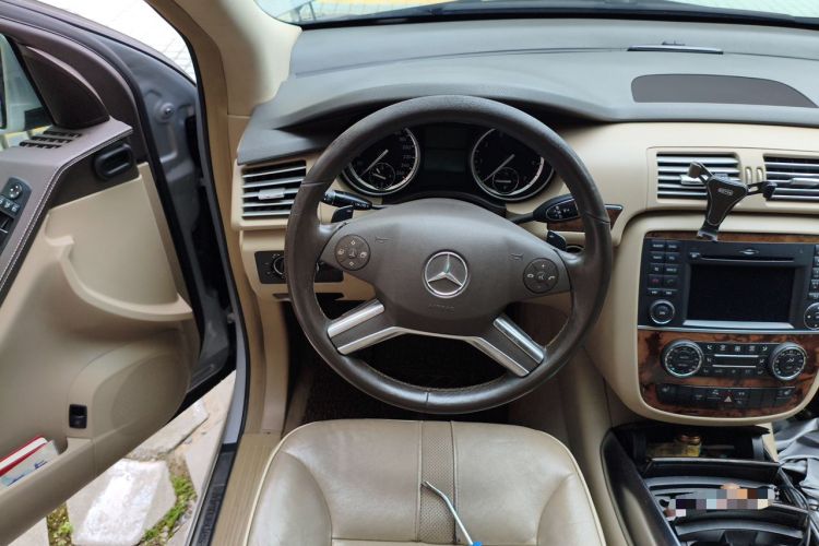 Used Mercedes-Benz R-Class 2010 R 350 L 4MATIC Steering Wheel