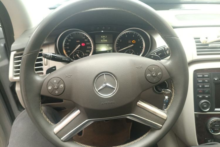 Used Mercedes-Benz R-Class 2010 R 350 L 4MATIC Steering Wheel
