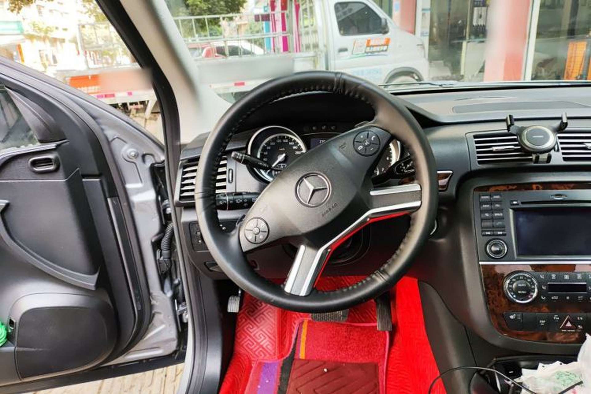 Used Mercedes-Benz R-Class 2010 R 350 L 4MATIC Steering Wheel