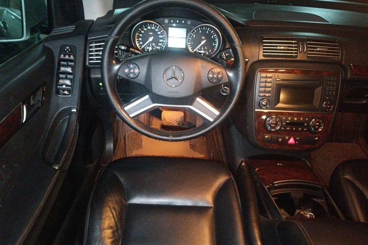 Used Mercedes-Benz R-Class 2010 R 300 L Business Model Steering Wheel