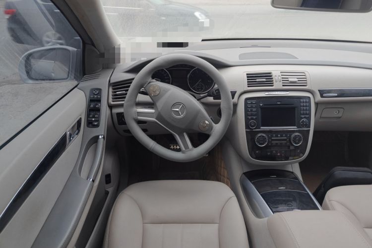 Used Mercedes-Benz R-Class 2010 R 350 L 4MATIC Grand Edition Steering Wheel