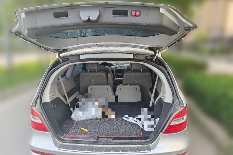 Used Mercedes-Benz R-Class 2010 R 350 L 4MATIC Trunk