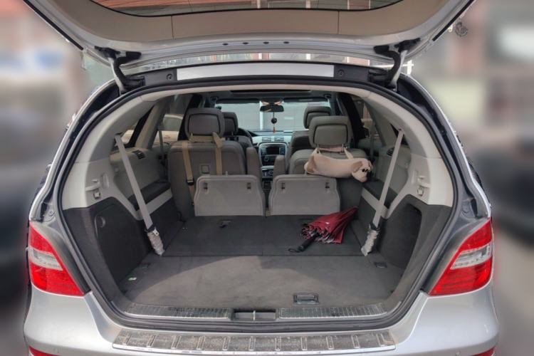 Used Mercedes-Benz R-Class 2010 R 350 L 4MATIC Grand Edition Trunk