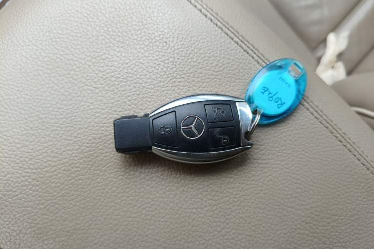 Used Mercedes-Benz R-Class 2010 R 350 L 4MATIC Vehicle Key