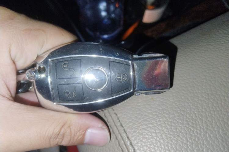 Used Mercedes-Benz R-Class 2010 R 350 L 4MATIC Vehicle Key