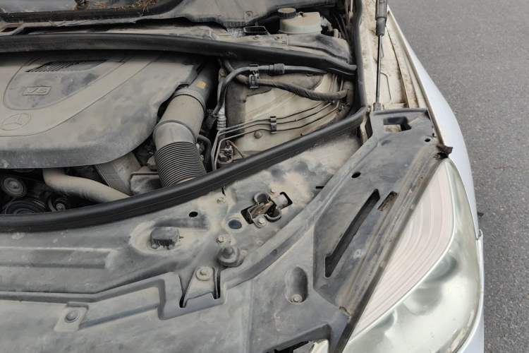 Used Mercedes-Benz R-Class 2010 R 300 L Business Model Engine Bay Left