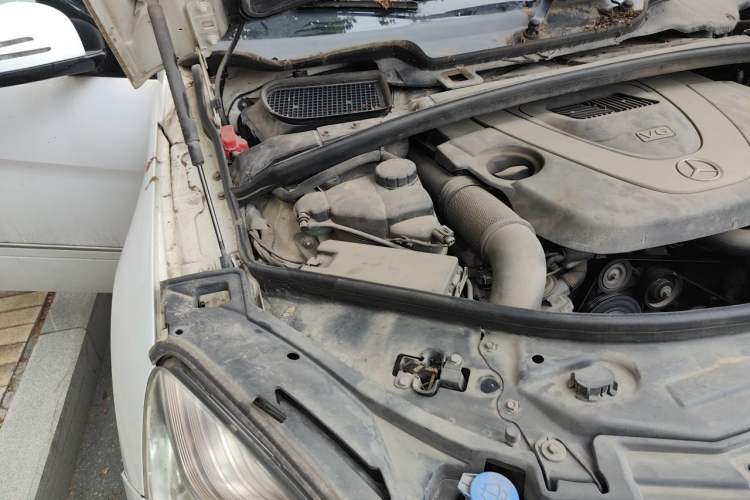 Used Mercedes-Benz R-Class 2010 R 300 L Business Model Engine Bay Right