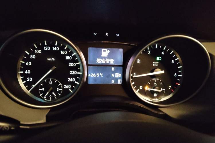 Used Mercedes-Benz R-Class 2010 R 300 L Business Model Instrument Cluster