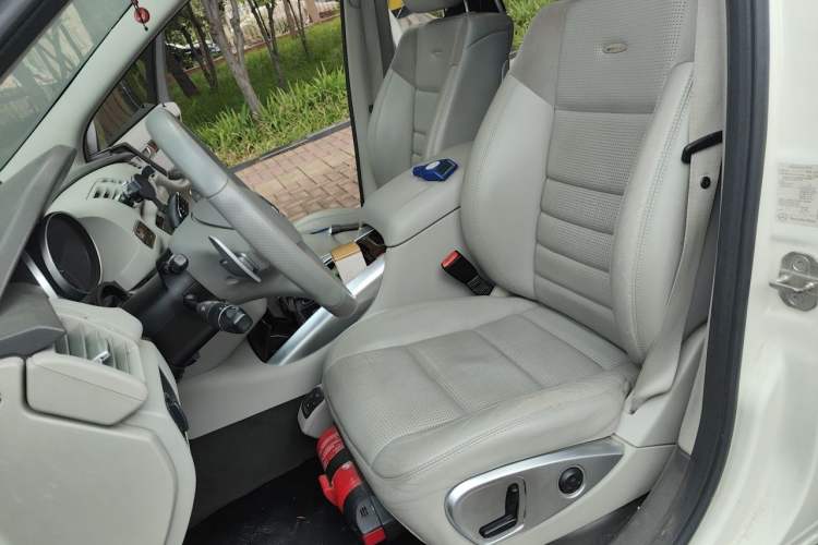 Used Mercedes-Benz R-Class 2010 R 300 L Business Model Left Front Seat