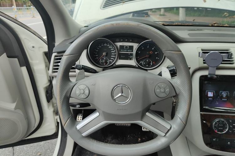 Used Mercedes-Benz R-Class 2010 R 300 L Business Model Steering Wheel