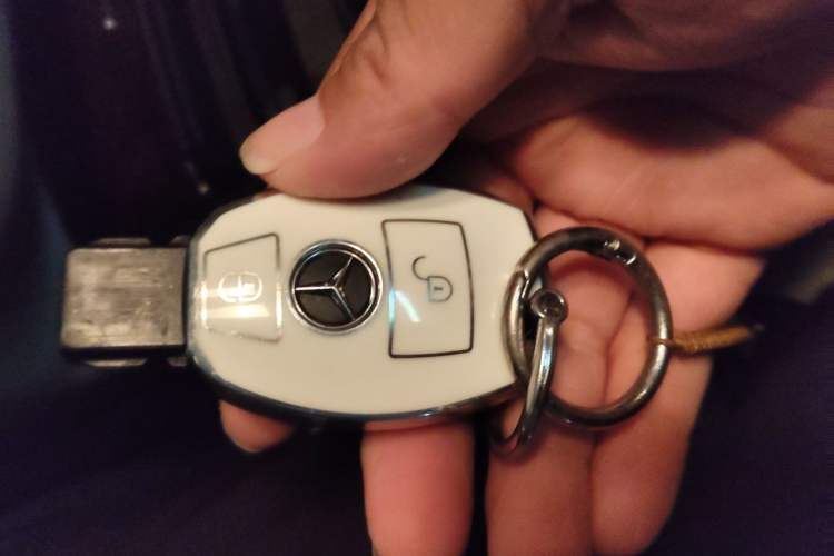 Used Mercedes-Benz R-Class 2010 R 300 L Business Model Vehicle Key