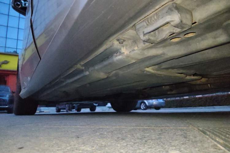 Used Mercedes-Benz R-Class 2010 R 350 L 4MATIC Grand Edition Chassis Rear Left
