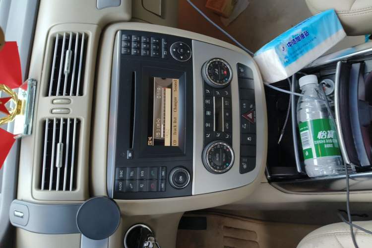 Used Mercedes-Benz R-Class 2011 R 300 L Business Model Audio And AC Panel