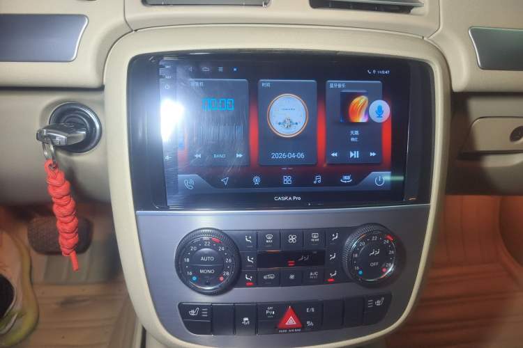 Used Mercedes-Benz R-Class 2011 R 300 L Business Model Audio And AC Panel